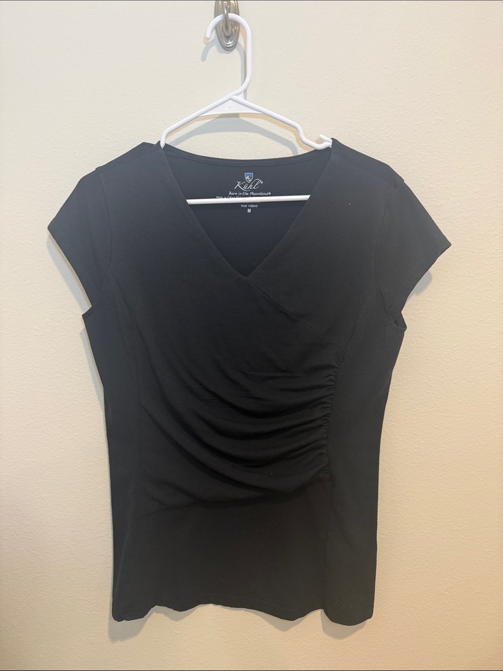 Kohl's Black Ruched V-Neck Short Sleeve Top